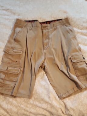 Men's Tan Cargo Shorts with Multi-Pocket Utility